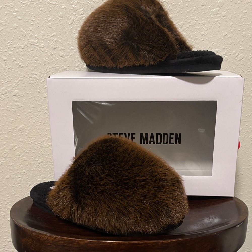 Steve Madden Black and Brown Faux Fur Slippers